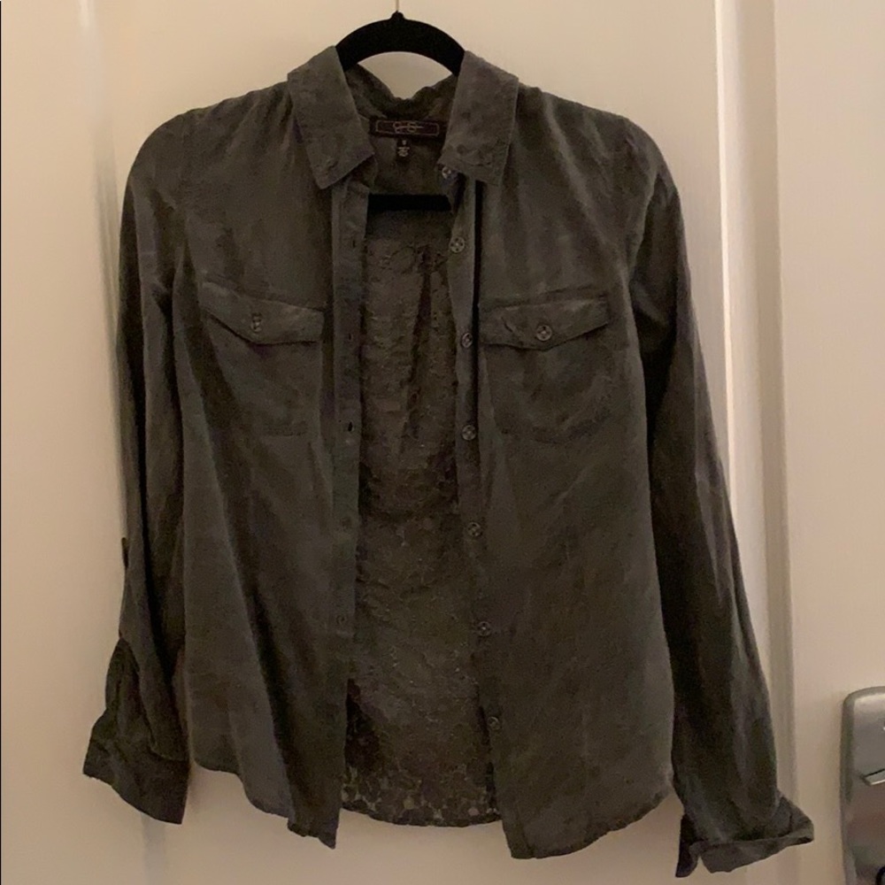 Jessica simpson Button up. Patterned back